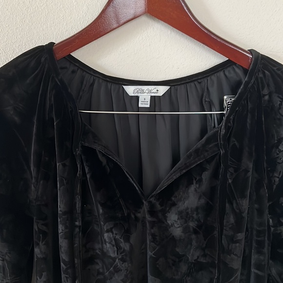 Pioneer Woman Velvet Peasant Top - Picture 3 of 15